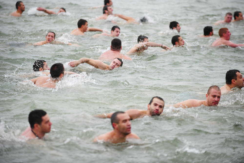 plivanje, krst, Foto: Shutterstock