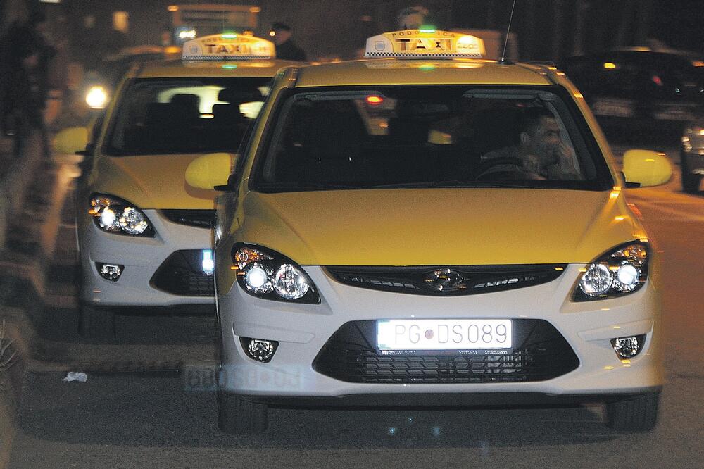 Alo taksi, Foto: Zoran Đurić