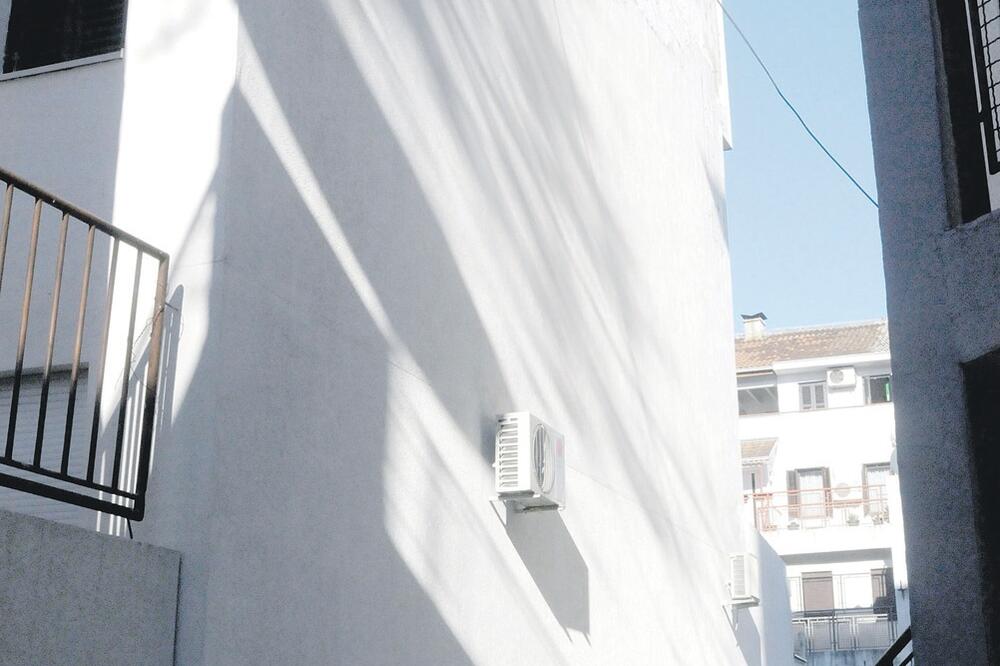 Pala fasada, zgrada, Galerija Most, Foto: Vesko Belojević