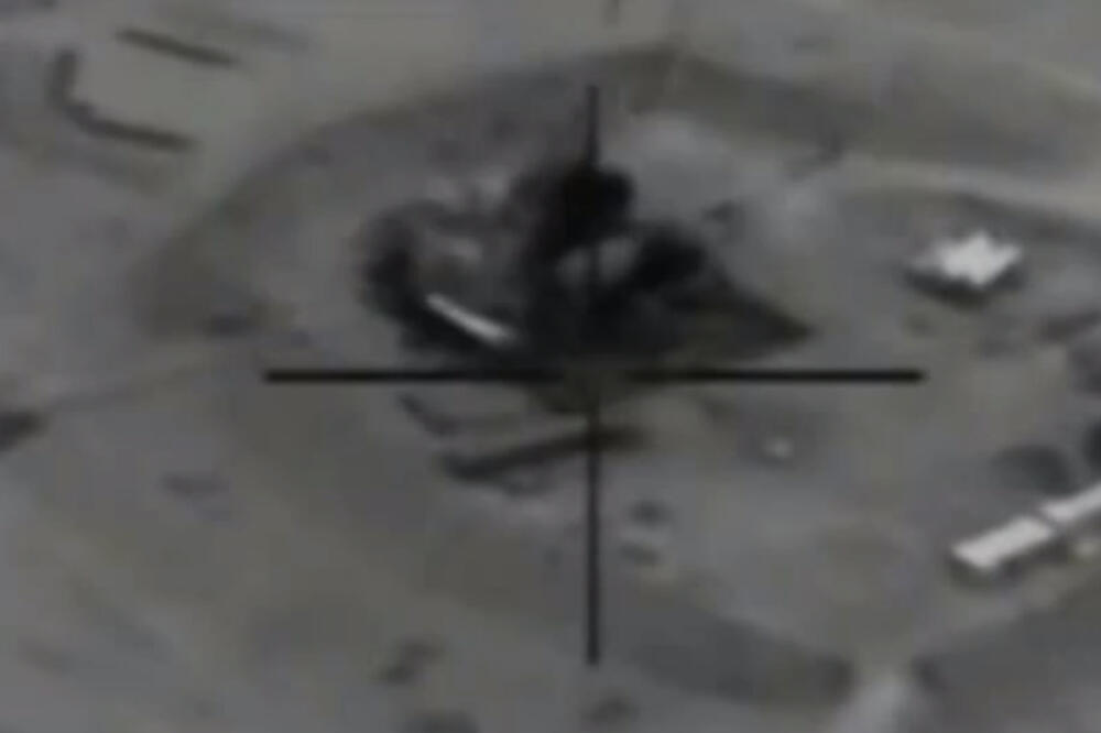 Detalj sa snimka napada američkih aviona  na naftno postrojenje u Siriji, Foto: Beta/AP