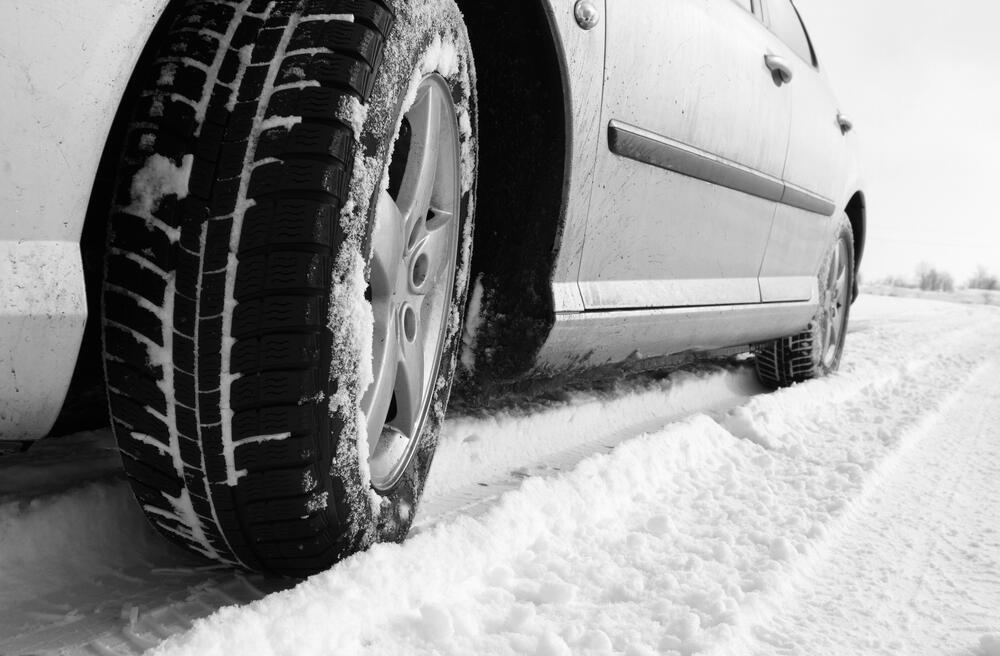 automobil, snijeg