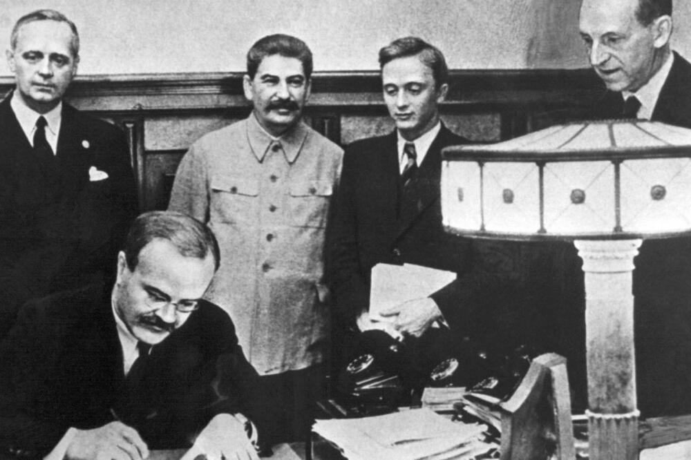 Sporazum Ribentrop - Molotov, Foto: DPA