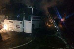 Požar zahvatio autobus, nema povrijeđenih