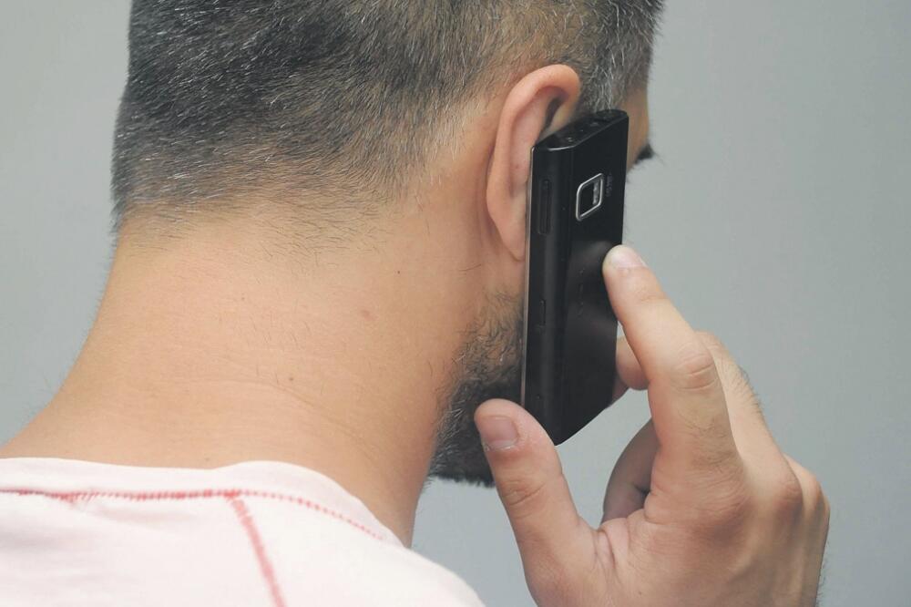 mobilni telefon, telefon, telefoniranje, Foto: Zoran Đurić
