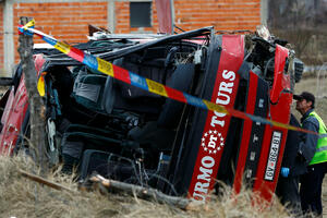 Broj žrtava autobuske nesreće kod Skoplja se popeo na 15