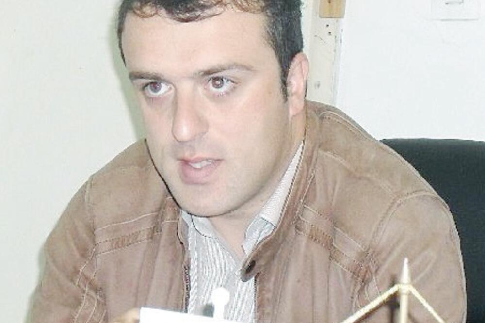 Adnan Muhović (Novina)