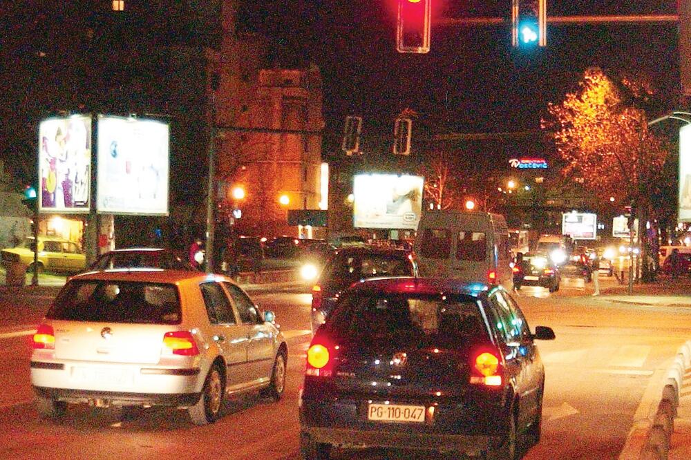 Ulica, vozila, Podgorica (Novina)