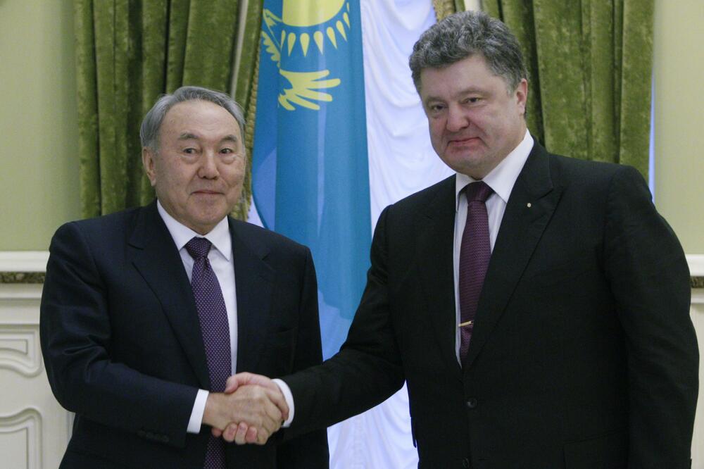 Nursultan Nazarbajev, Petro Porošenko, Foto: Reuters
