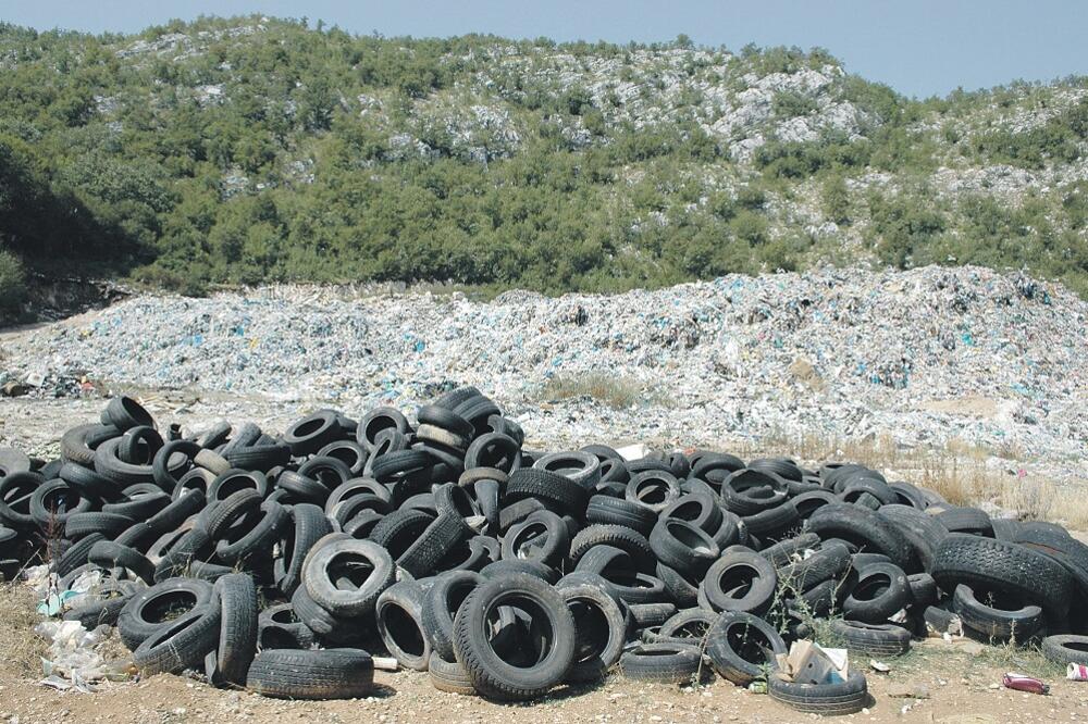 gume, otpad, Foto: Arhiva "Vijesti"