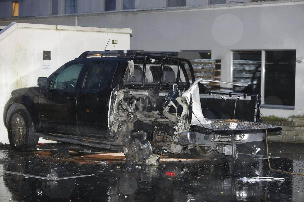Malme eksplozija, oštećeno vozilo, Foto: Reuters