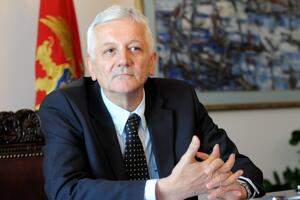 Dakić: Padaju kamatne stope banaka