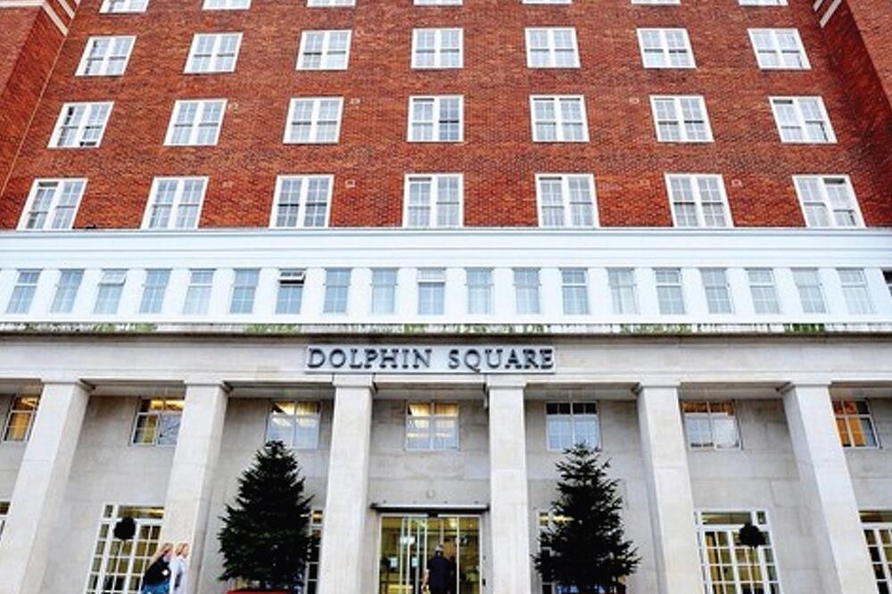 Dolfin skver (Novina)