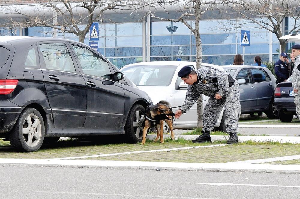 aerodrom Podgorica (Novina)