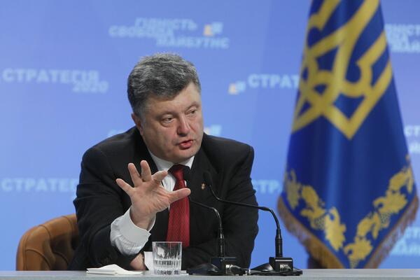 Put u NATO: Porošenko podnio zakon o odbacivanju nesvrstanog statusa