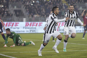 Juventus i Napoli lako protiv Kaljarija i Parme