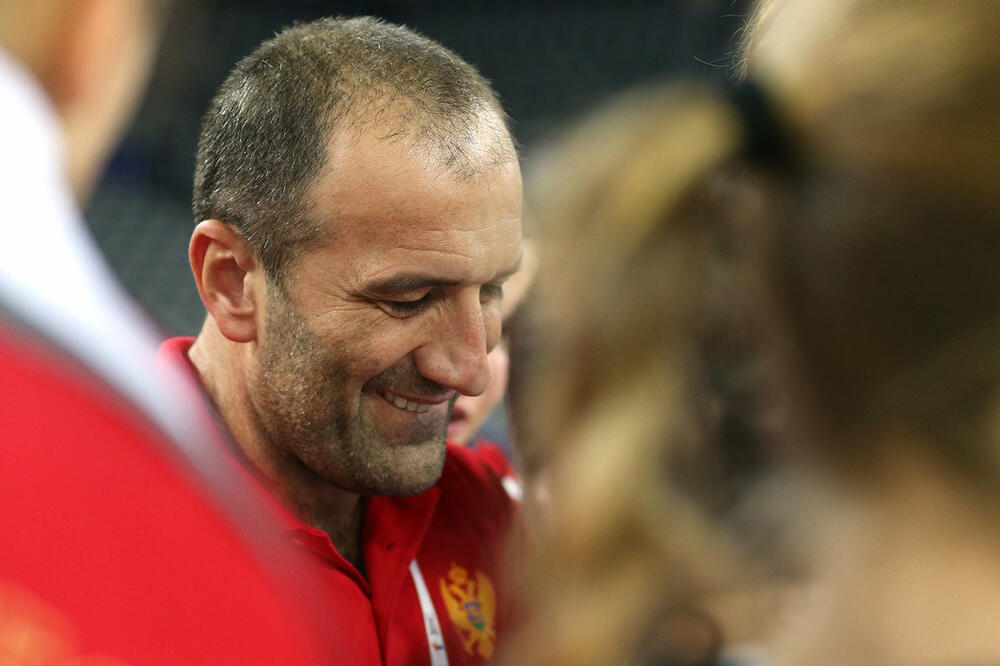 Dragan Adžić, Foto: Huncro2014.ehf-euro.com