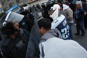 Haos u Meksiku: U sukobima demonstranata i policije 21 osoba...