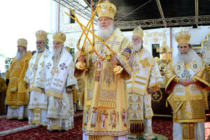 Ruska pravoslavna crkva: Poštujte žene, ne mlatite rukama i ne...