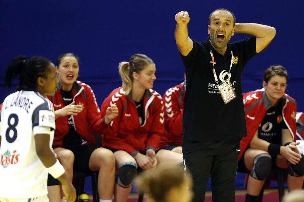 Dragan Adžić, Foto: Huncro2014.ehf-euro.com