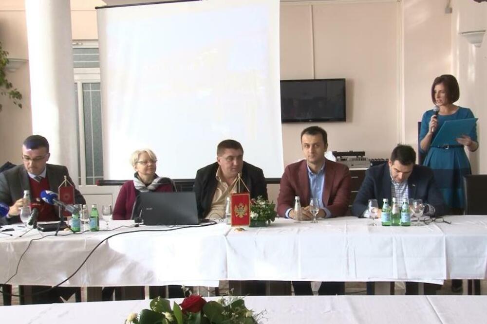 okrugli sto Herceg Novi, Foto: Slavica Kosić