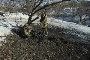"Oživljavanje" sporazuma iz Minska: Ukrajinska vojska suspenduje...