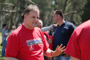 Evropski đetići i opozicioni tinejdžeri