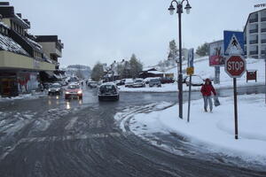 Oprezno na sjeveru zbog snijega