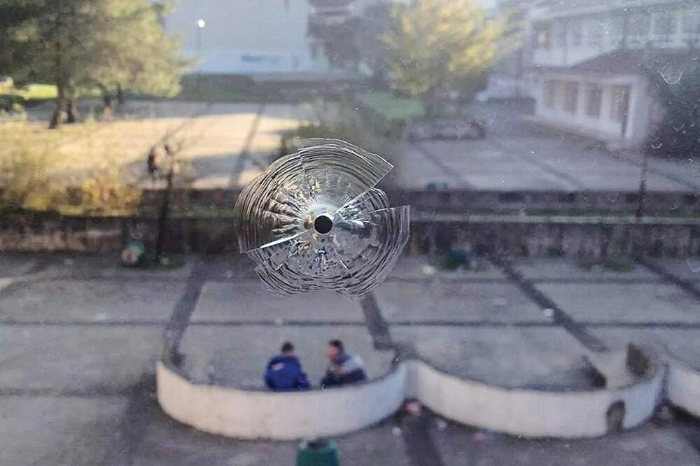 SMŠ Mladost prozor, Foto: Facebook.com