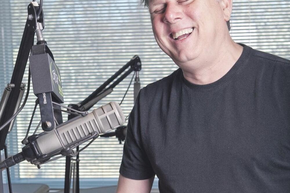 Tomi Edison (Novina)