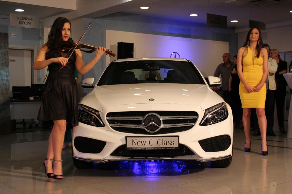 Mercedes premijera, Foto: Saša Marković