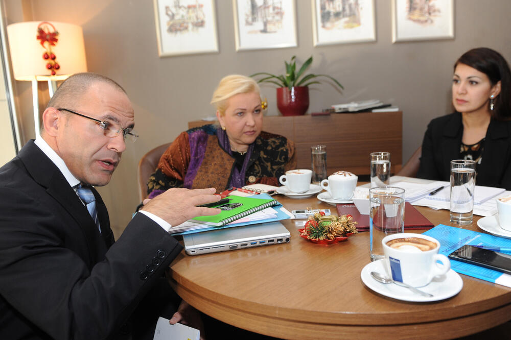 Mihael Petru, Mira Dašić, Mehri Gafar-Zada, Foto: Savo Prelević