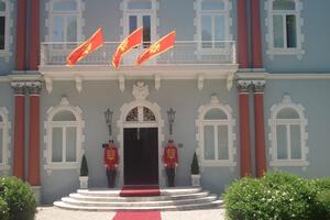 Orden crnogorske zastave za Milana Kučana
