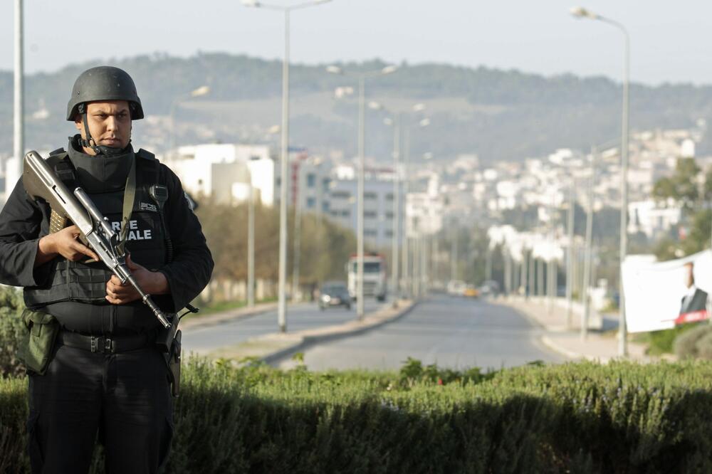 Tunis, policajac, Foto: Reuters