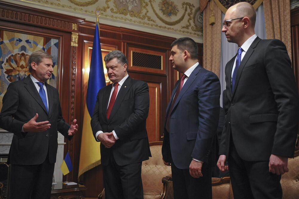 Johanes Han, Petro Porošenko, Arsenij Jacenjuk, Foto: Reuters