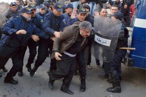 Protesti u Alžiru, dvije osobe izgubile život