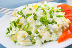 Salata od krompira sa majonezom
