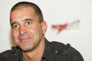 Pjevač Creeda postao beskućnik