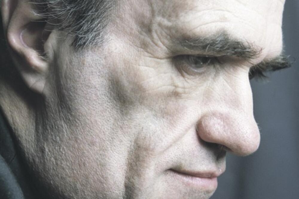 Kolm Tojbin (Novina)