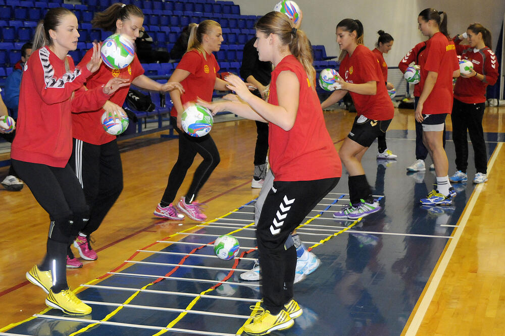 Rukometašice Crne Gore, Foto: Zoran Đurić