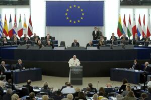 Papa Franjo u Evropskom parlamentu: Evropa je kao baka - stara i...