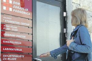 Ovi su partijski vojnici odgovorni za tvoje zdravlje