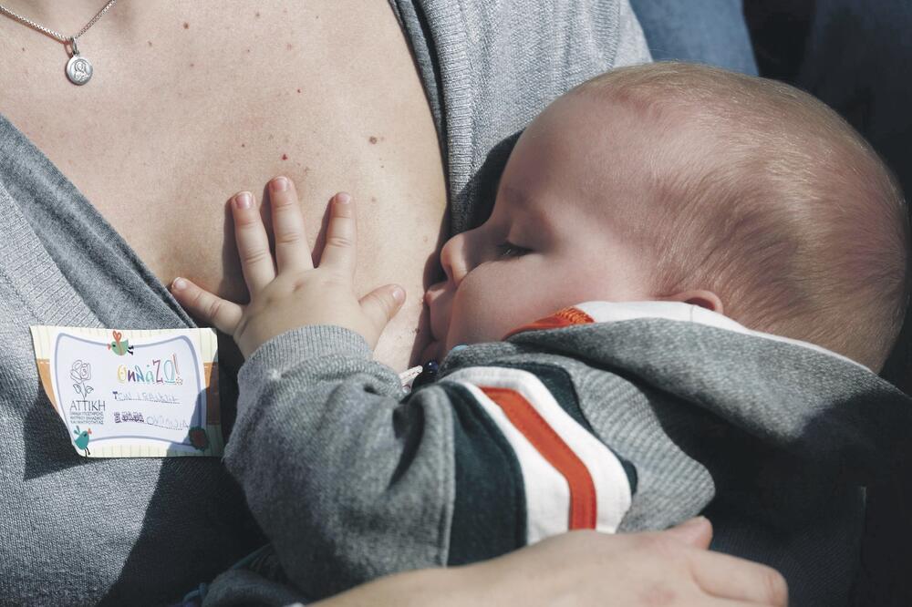 dojenje, hapšenje italijanskih pedijatara, Foto: BETA
