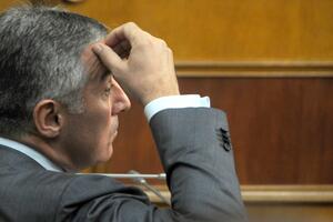 Đukanović uči Vučića da se drži Rusije