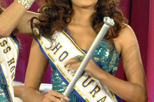 Mis Hondurasa ubio momak njene sestre