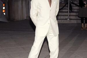 Pjesma kojom je Bouvi najavio novi album