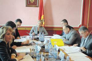 Deset odsto od plate za partiju