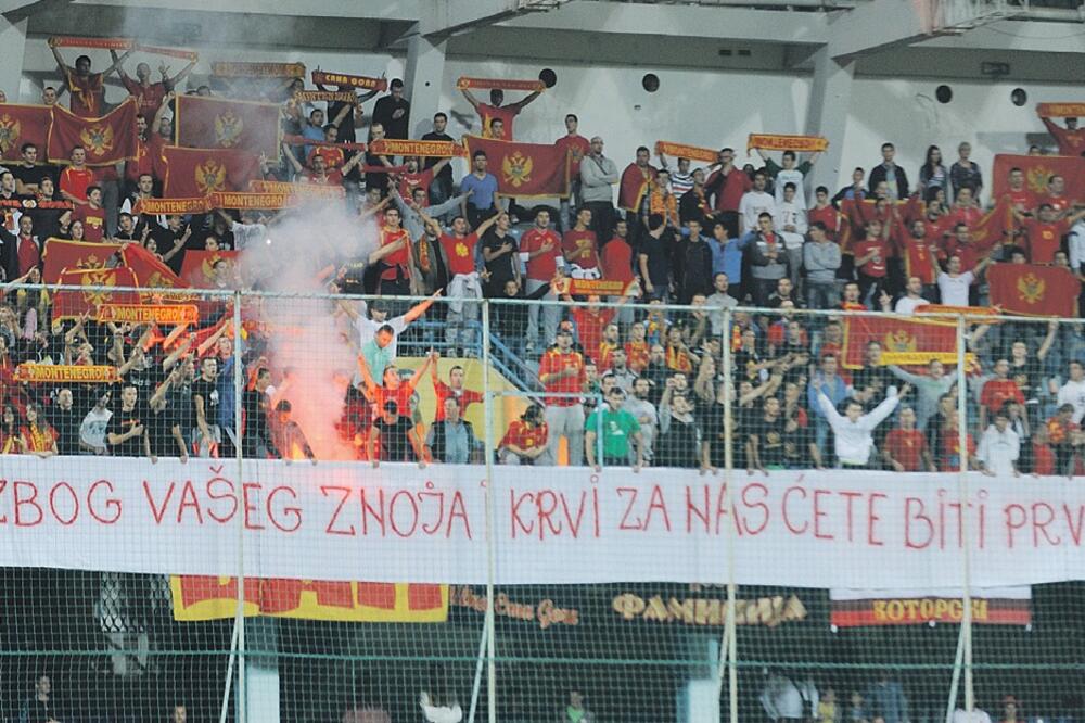 Navijači Crne Gore, Foto: Savo Prelević