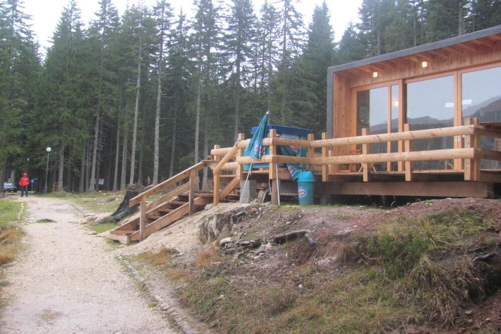 lokal, Crno jezero, Foto: Obrad Pješivac