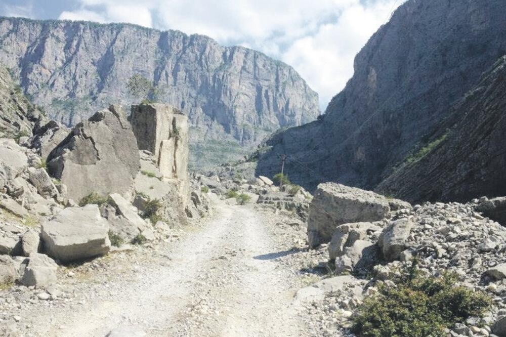 Gusinje-Podgorica, dio puta preko Albanije, Foto: Blažo Milić