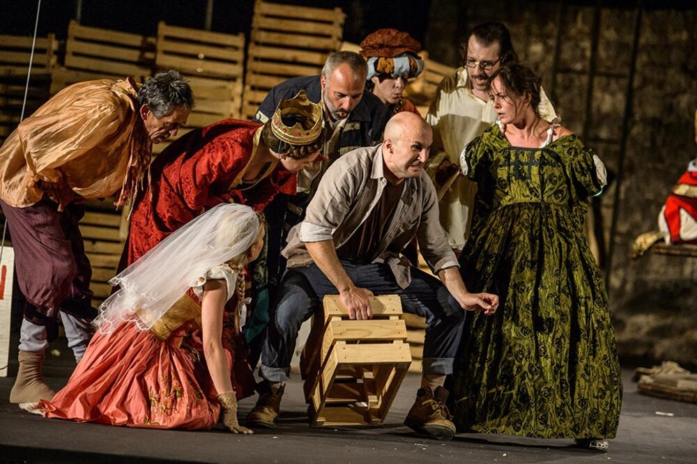 Predstava Hamleta u selu Mrduša Donja, Foto: Cnp.me